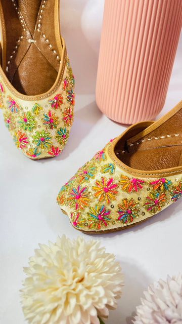 Festive Phool ~ Beaded Elegance Jutti