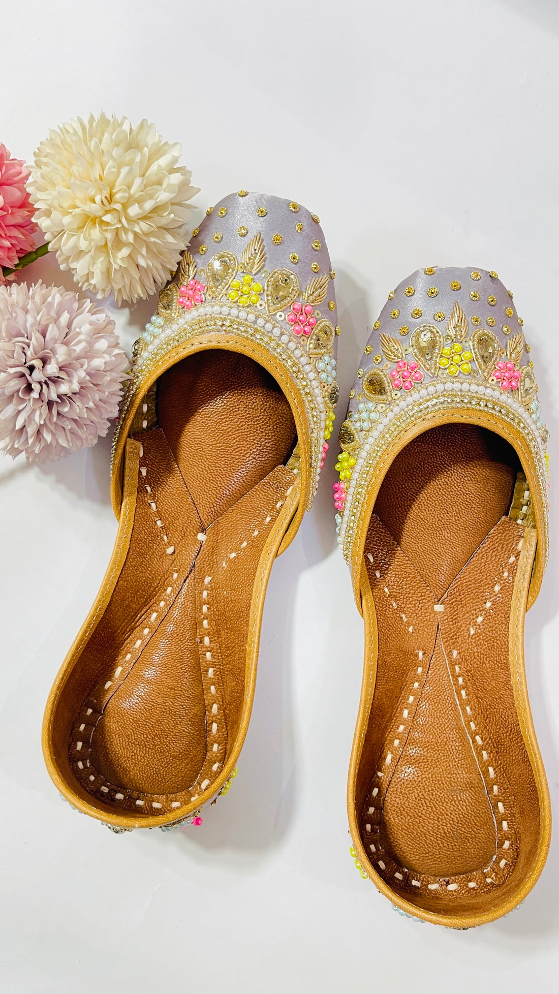 Pearl Glow~Radiant Charm Jutti