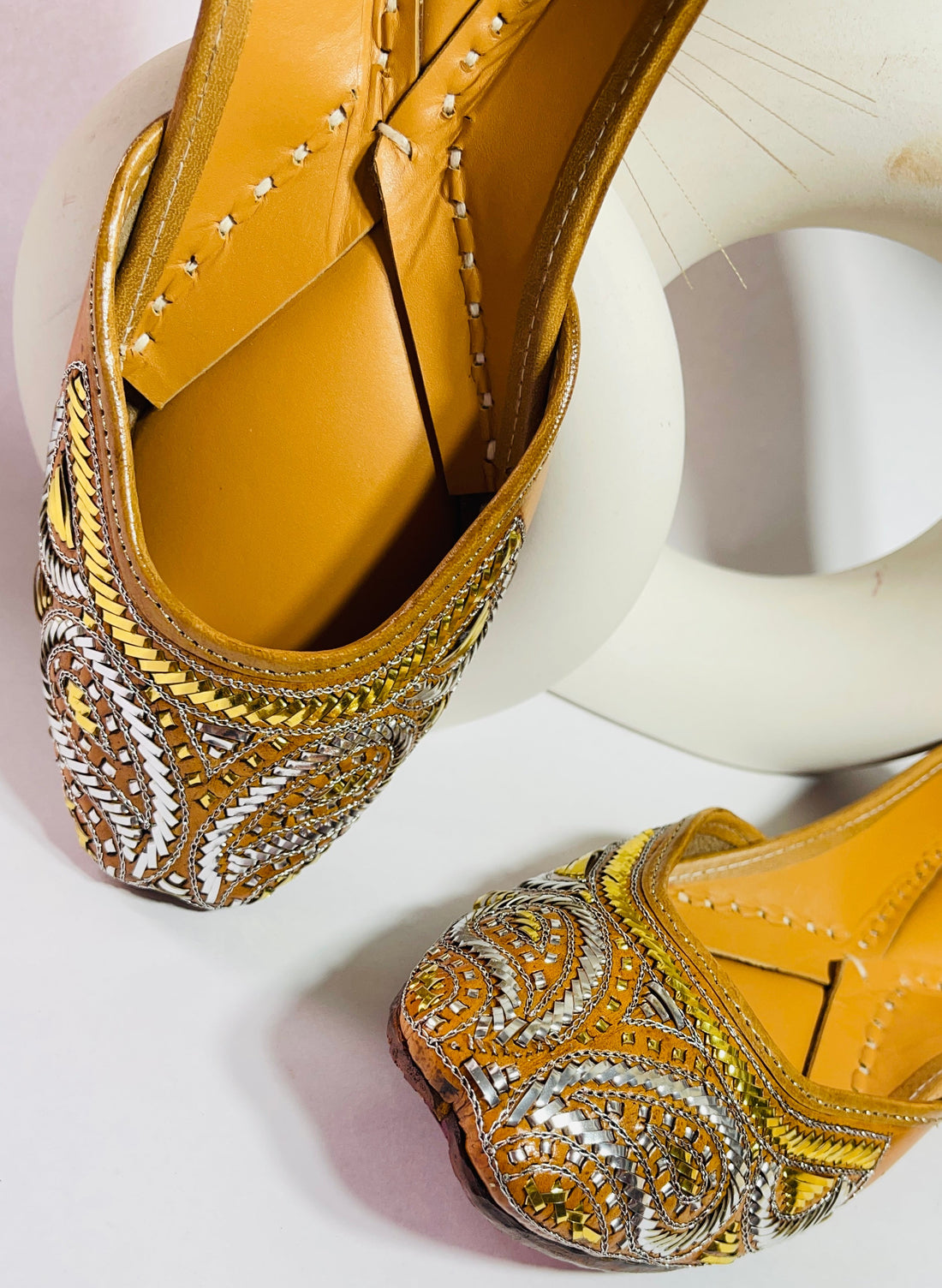 Mehfil Muse ~ Gold Silver Mukaish Jutti