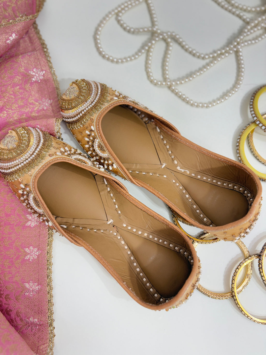 Royal Radiance: Hand-Embellished Juttis