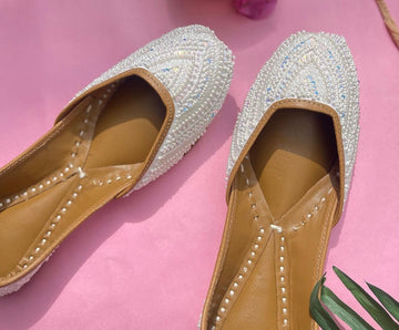 White Pearl Jutti